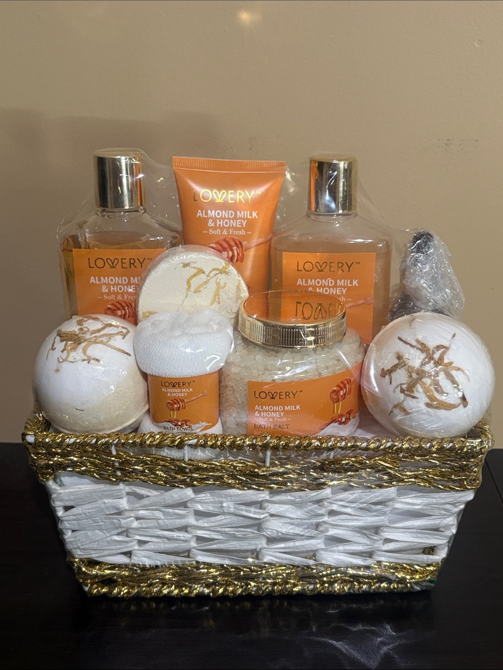 Lovery Almond Milk and Honey Bath Gift Set